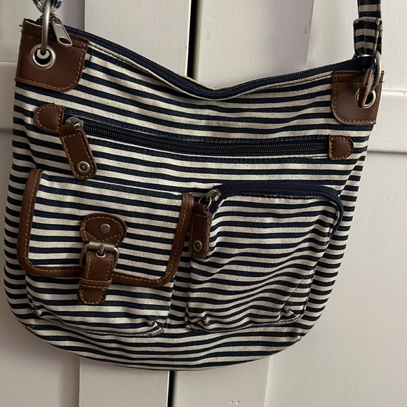 Super cute purse/satchel - Picture 2 of 4